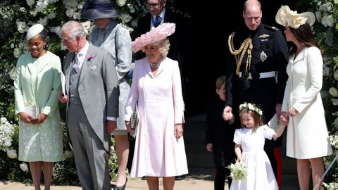 Kate Middleton repiti�. Era uno de los estilismos m�s esperados y a muchos defraud�. El vestido que Kate Middleton escogi� para la boda de Meghan Markle y Harry era repetido (hasta en tres ocasiones). Lo llev� en el bautizo de la princesa Charlotte, en el evento �Trooping the color� del 2016 y en el 100 aniversario de la batalla de Passchendaele (en el 2017). 