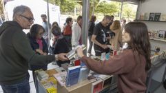 Imagen de la Feira do Libro, celebrada este mes coincidiendo con las fiestas de la Ascensi�n, a la que sucedi� en la Alameda la Feira do Libro Antigo e de Ocasi�n, que se despide hoy de Santiago.
