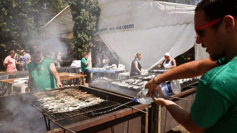 La carballeira de A Gu�a acoge la fiesta.
