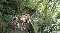 Buen ambiente y mucho vino un a�o m�s en Os Caneiros