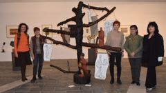 Maite Ferreiro, Aurelia Balseiro (directora MPL), Encarna Lago (xerente da Rede Muse�stica Provincial) con Florence Normier e Mina Vrillet, comisaria da exposici�n clausurada