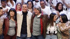El secretario general del PSOE y presidente del Gobierno, Pedro S�nchez, el candidato del PSOE a la Presidencia de la Junta, Carlos Mart�nez, y la ministra de Igualdad, Ana Redondo, durante un acto de campa�a, en Soria, este s�bado.
