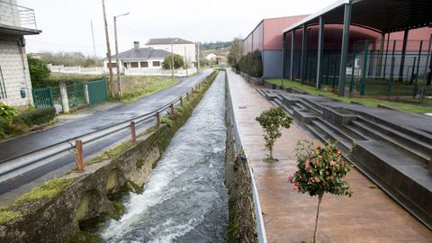 Restos de la inundaci�n del s�bado en el casco urbano vimianc�s