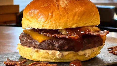 Hamburguesa de El Cafeto de Bizcoletas, un cl�sico del local.