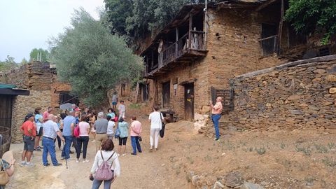 Una visita guiada a Montefurado en la primera edición del programa turístico «Descubrir Quiroga»