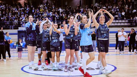 Jugadoras del Lega tras superar al Avenida en el pabell�n Europa. 