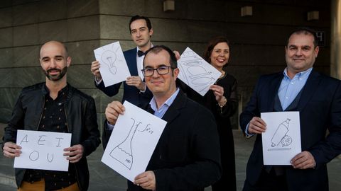 De izquierda a derecha: atr�s, V�ctor Arufe, ganador en el 2017 en universidad y Mar�a del Camino Pereiro, finalista en primaria; delante, Rub�n Molinero, finalista en infantil, y Xacobo de Toro y Jos� Vi�as, finalistas en secundaria-bachillerato en anteriores ediciones