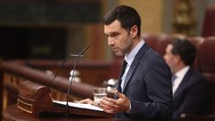 El ministro de Derechos Sociales, Consumo y Agenda 2030, Pablo Bustinduy, interviniendo esta tarde en el pleno del Congreso