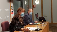 La consejera de Sanidad de Arag�n, Sira Repoll�s, y el gerente del Servicio Aragon�s de Salud, Chema Arnal, en la rueda de prensa.