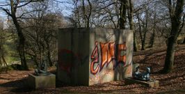 Los actos vand�licos afectaron a obra en el paseo Ponti�as.
