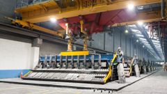 Imagen de las cubas de cuyo apagado se ocupa la plantilla y que Alcoa prev� completar hoy.