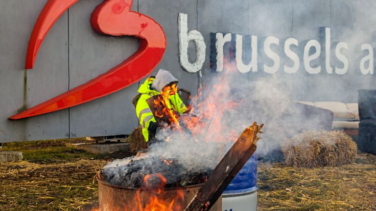 Imagen de archivo de las protestas de los agricultores contra Mercosur en el aeropuerto de Bruselas en enero