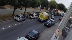 La ambulancia traslad� a la familia de Seoane, cuyo coche volc�