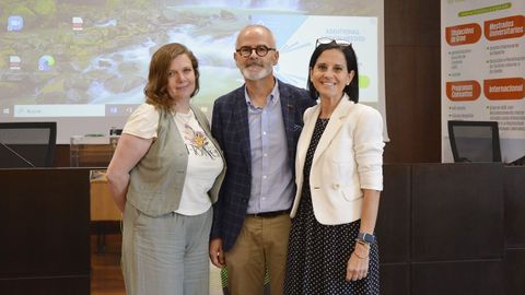 Elena Shakina, Jesús Vázquez y Mercedes Mareque forman parte del nuevo equipo decanal de la Facultad de Empresariales de Ourense