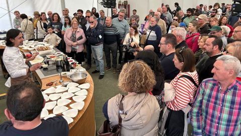 Una demostraci�n culinaria del chef Kike Pi�eiro en la anterior edici�n de la Mostra do Aceite de Quiroga