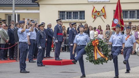 El emotivo acto de toma de posesi�n del jefe del aer�dromo cont� con desfile, m�sica militar y recuerdo a los ca�dos.