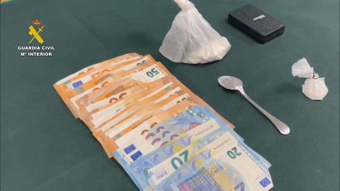 Droga y dinero localizado al detenido