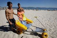 Los socorristas comenzaron a colocar todo el material para vigilar las playas.