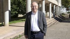 El exalcalde Xos Snchez Bugallo a su llegada a los juzgados de Santiago para declarar como testigo en el caso Desproi