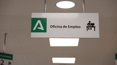 Cartel informativo en una oficina p&uacute;blica de empleo
