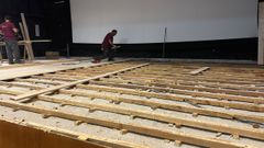 Los trabajos de renovaci�n del suelo del escenario finalizar�n en octubre