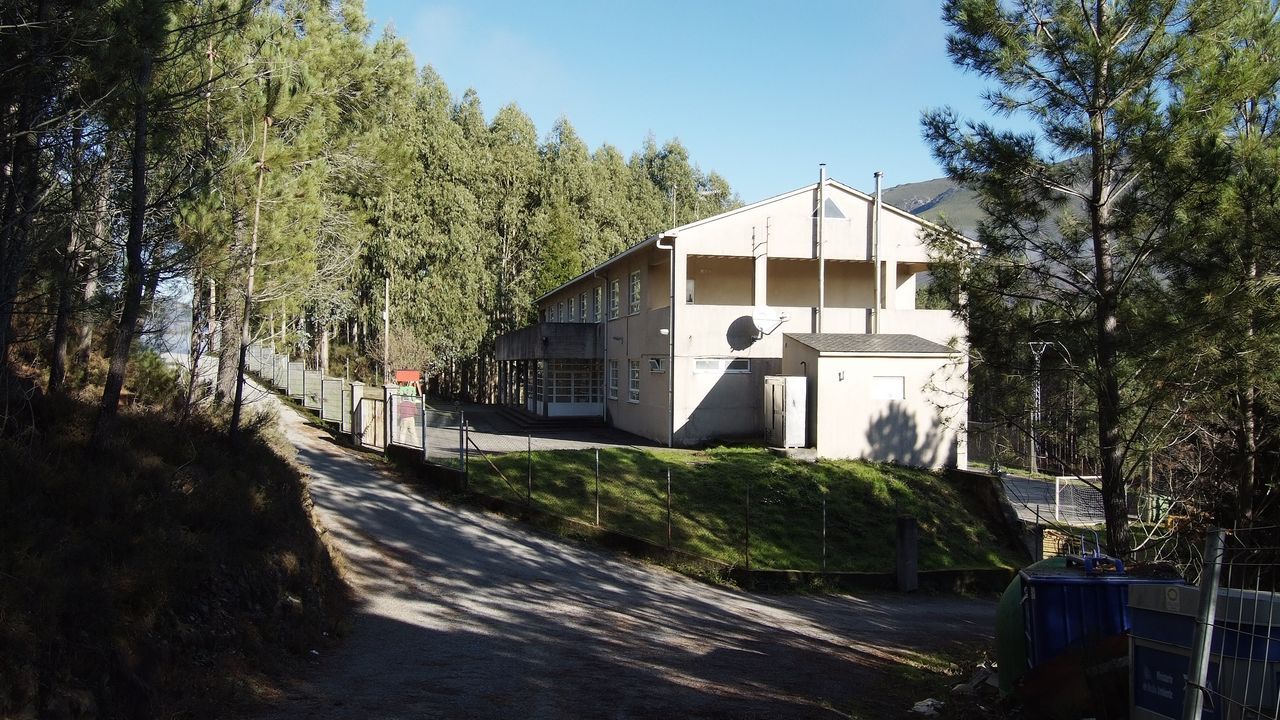 El concello menos poblado de Galicia se queda sin colegio: «Condena aos municipios á súa desaparición»