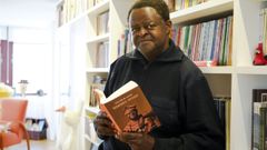 Boniface Ofogo, escritor y narrador oral