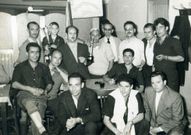  Grupo de miembros de la Pe�a Armon�a, en el antiguo local del Rivas