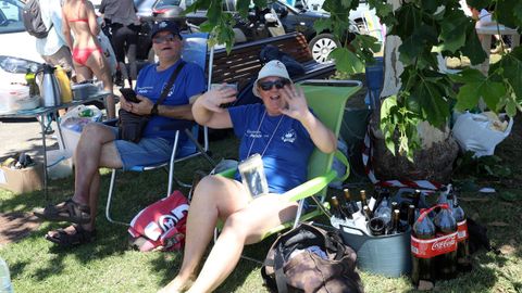 Festa da Dorna: Rejata de Embarcasi�ns feitas a machada e pan de millo na playa de Coroso