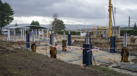 Obras del futuro parque acutico, en el complejo deportivo de Monterrei, en O Pereiro de Aguiar  