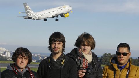 Grupo de Spotters Corua que se renen para hacer fotos a aviones