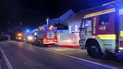 El joven perdi� la vida al salir de la v�a el coche que conduc�a y colisionar contra un muro y una casa en la AC-305, en A Pobra