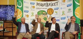 Francisco Mart�n, Garc�a Li�ares, Diego V�zquez Reino y Evencio Ferrero, en la presentaci�n de la actividad en el Casino. 