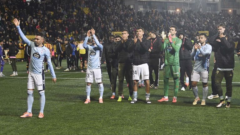 Los futbolistas del Celta, tras eliminar al Sant Andreu en los penaltis el pasado jueves.