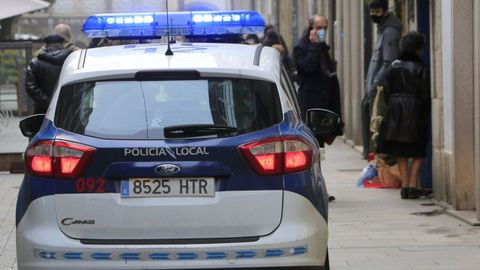Vehculo de la Polica Local en el centro de Lugo