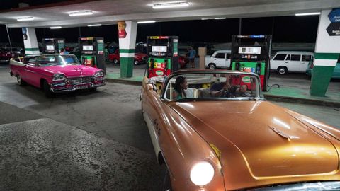 Gasolinera en La Habana.
