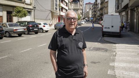 Ramn Veloso eligi vivir en O Carballio para estar a medio camino entre su parroquia de Fes y la de Cenlle, en la que naci