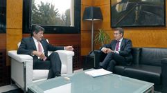 El presidente del Principado de Asturias, Javier Fern�ndez (i), y el de la Xunta de Galicia, Alberto N��ez Feij�o, se re�nen en Oviedo 