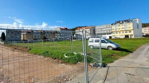  Los terrenos tienen en uno de los extremos un edificio construido que se mantendr�, el gris a la izquierda.