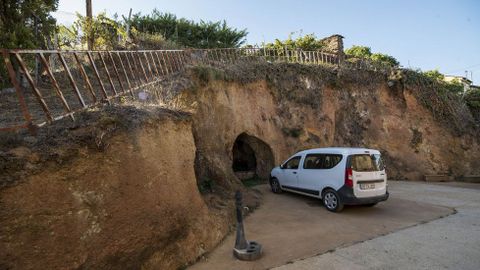 Ruta de Peites. Exterior de la Casa dos Mouros, una antigua mina romana