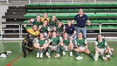 Lombard�a y sus jugadoras tras un desplazamiento este curso.