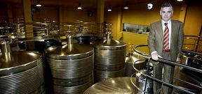 Imagen de archivo del empresario Horacio G�mez Ara�jo en una de sus bodegas, en este caso en Mea�o.