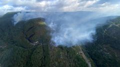 Un aspecto del anterior incendio forestal registrado en el municipio de Pant�n, que ese produjo en un monte comunal de la localidad de Front�n