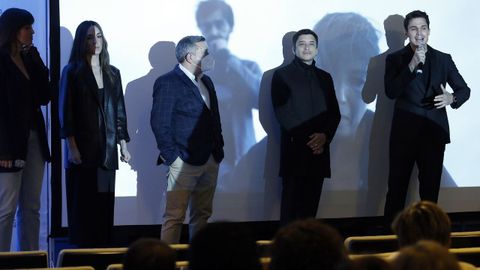 presentacion serie Operación marea negra, con fotocol, estará conselleiro de cultura e actores, entre eles, álex gonzález, PREESTRENO SERIE DE AMAZOM PRIME
