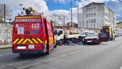 Intervenci�n del GES de Mugardos en un accidente de tr�fico en Fene, en el mes de marzo