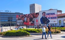 Carteles electorales en Oporto.