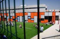 La mayor�a de las aulas  del centro reciben el calor del sol de forma directa toda la jornada lectiva.