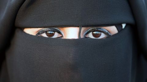 Imagen de archivo de una mujer que lleva un niqab. 