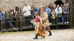 Os Quinquill�ns, en el castillo de Vimianzo 