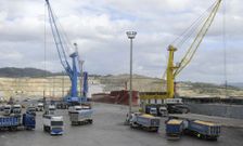 Operaciones de carga de graneles en punta Langosteira, en una imagen de archivo. 